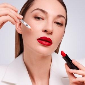 Invisible-Perfection-Lipstick